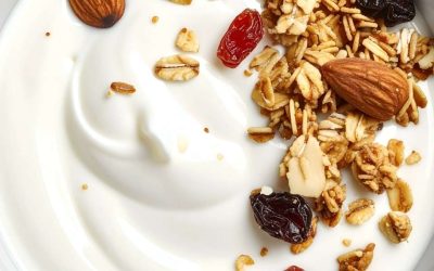 Yaourt granola amandes : comment préparer un petit-déjeuner équilibré et délicieux ?